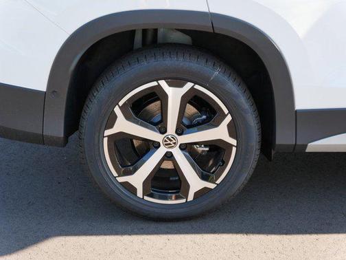 2025 Volkswagen Tiguan 2.0T SE 4MOTION