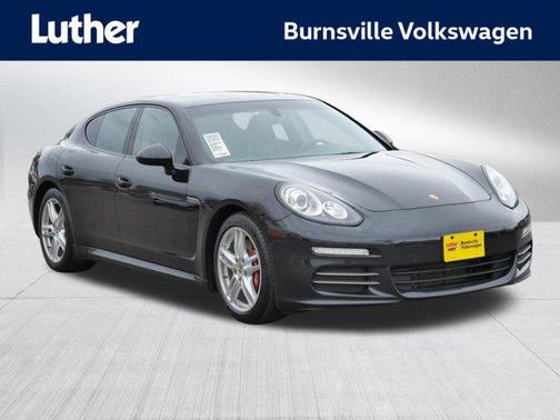 Basalt Black Metallic 2014 Porsche Panamera 4