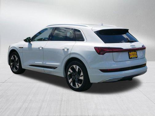 2021 Audi e-tron Premium