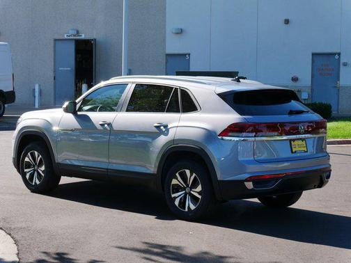 2026 Volkswagen Atlas Cross Sport 2.0T SE