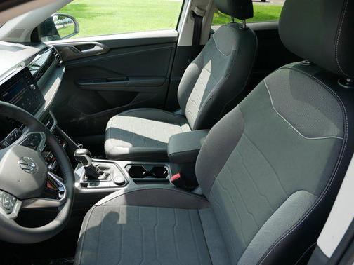 2025 Volkswagen Taos 1.5T SE Black