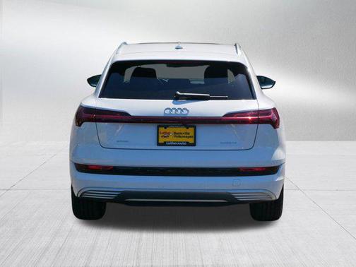2021 Audi e-tron Premium