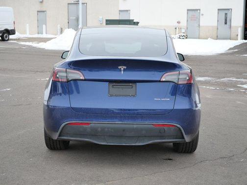2024 Tesla Model Y Long Range Dual Motor All-Wheel Drive