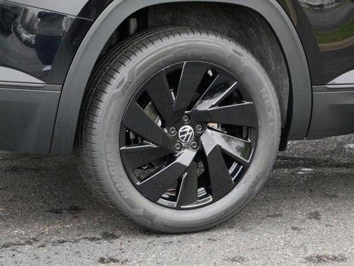 2025 Volkswagen Atlas 2.0T SE w/Technology 4MOTION