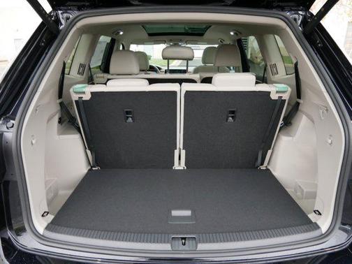 2025 Volkswagen Atlas 2.0T SE w/Technology 4MOTION
