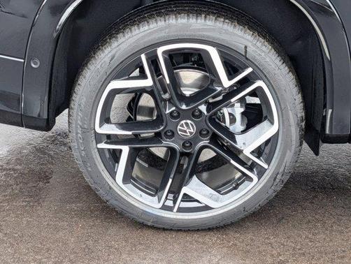 deep black pearl 2026 Volkswagen Tiguan 2.0T SEL R-Line 4MOTION
