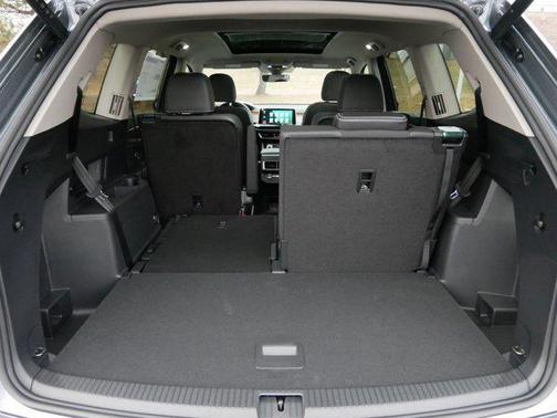 2025 Volkswagen Atlas 2.0T SE w/Technology 4MOTION