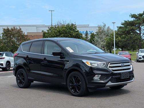Agate Black Metallic 2019 Ford Escape SE