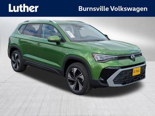 Bright Moss Green Metallic 2026 Volkswagen Taos SE