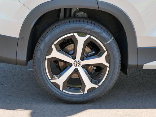 2025 Volkswagen Tiguan 2.0T SE 4MOTION