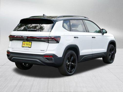2025 Volkswagen Taos 1.5T SE Black