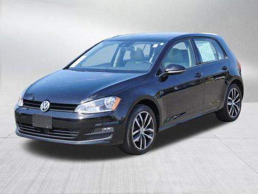 Black 2016 Volkswagen Golf TSI SE 4-Door