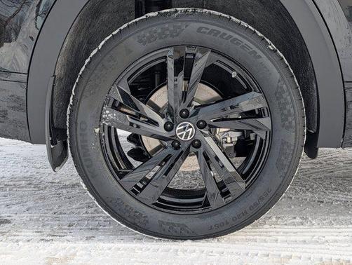 deep black pearl 2026 Volkswagen Atlas Cross Sport 2.0T SEL