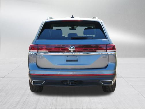PLATINUM GRAY 2025 Volkswagen Atlas 2.0T SE w/Technology 4MOTION