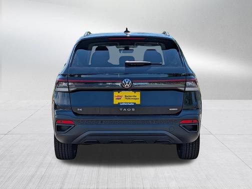 Deep Black Pearl 2025 Volkswagen Taos 1.5T SE Black