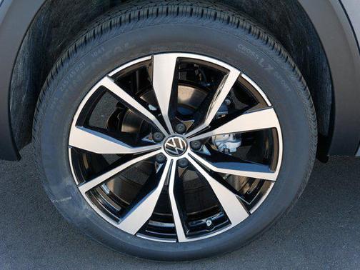 2026 Volkswagen Atlas 2.0T SEL Premium R-Line 4MOTION