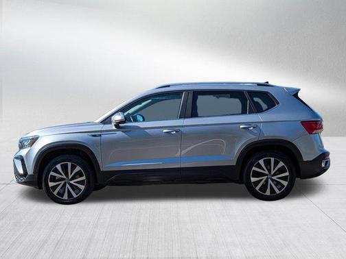 Pyrite Silver Metallic 2023 Volkswagen Taos 1.5T SE