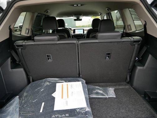 2026 Volkswagen Atlas 2.0T SE w/Technology 4MOTION