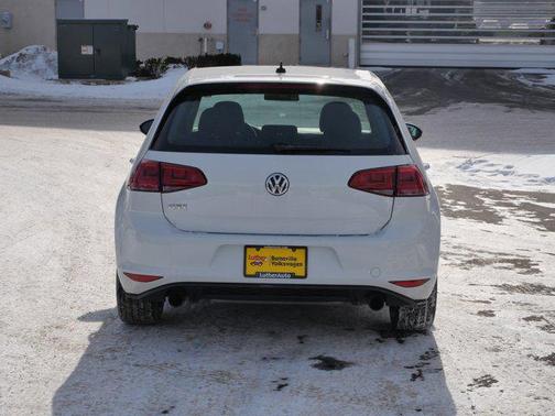 2017 Volkswagen Golf GTI 2.0T S 4-Door