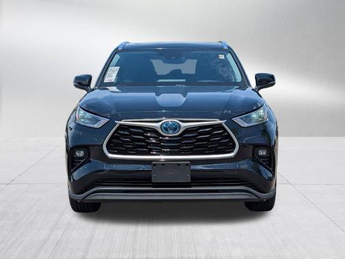 Midnight Black Metallic 2020 Toyota Highlander Hybrid XLE