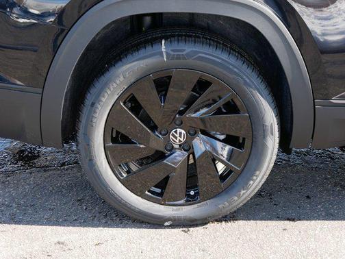 2025 Volkswagen Atlas 2.0T SE w/Technology 4MOTION