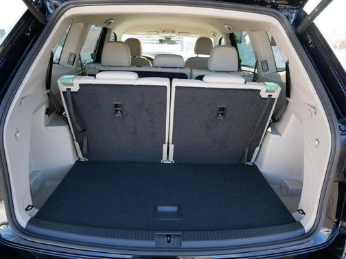 2025 Volkswagen Atlas 2.0T SE w/Technology 4MOTION
