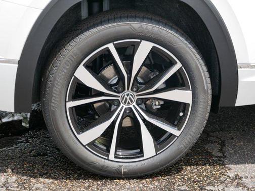 2025 Volkswagen Atlas 2.0T SEL Premium R-Line 4MOTION