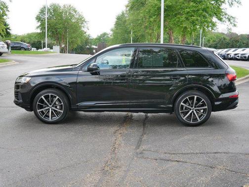2022 Audi Q7 55 Premium Plus