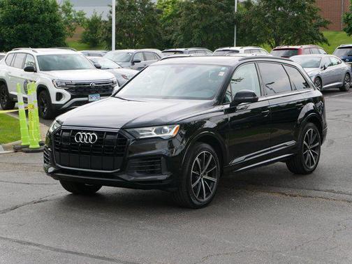 2022 Audi Q7 55 Premium Plus