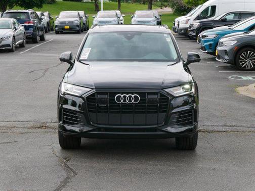 2022 Audi Q7 55 Premium Plus