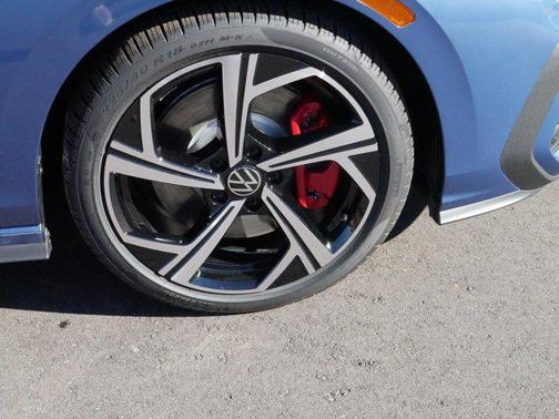 2025 Volkswagen Golf GTI 2.0T SE DSG