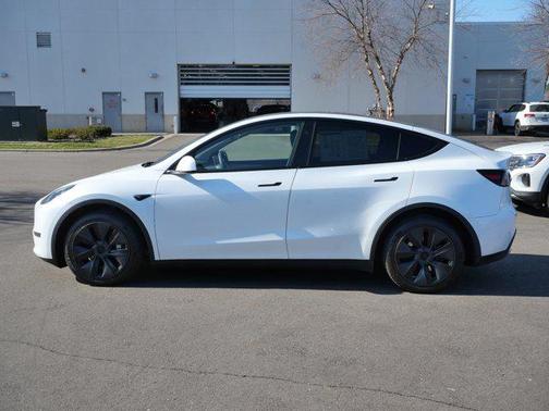 2024 Tesla Model Y Long Range Dual Motor All-Wheel Drive