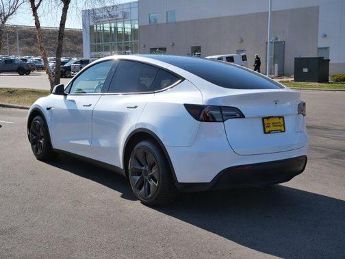 2024 Tesla Model Y Long Range Dual Motor All-Wheel Drive