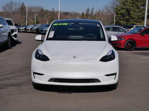 2024 Tesla Model Y Long Range Dual Motor All-Wheel Drive