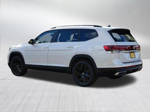 Opal White Pearl 2026 Volkswagen Atlas 2.0T SE w/Technology 4MOTION