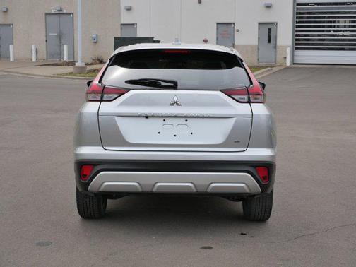 Alloy Silver Metallic 2024 Mitsubishi Eclipse Cross SE