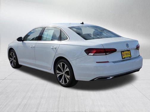 2022 Volkswagen Passat 2.0T SE