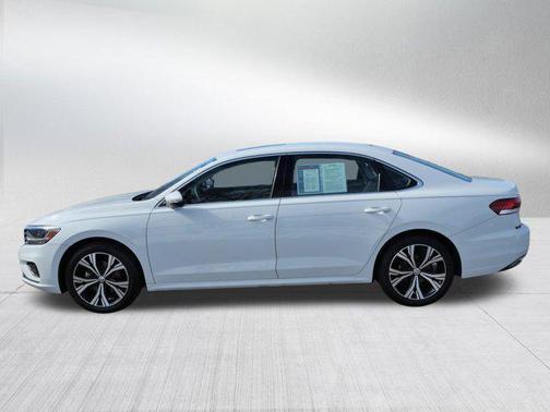 2022 Volkswagen Passat 2.0T SE