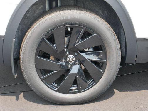 2025 Volkswagen Atlas 2.0T SE w/Technology 4MOTION