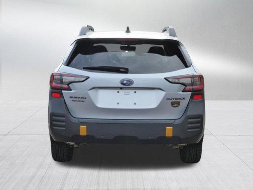 Ice Silver Metallic 2024 Subaru Outback Wilderness