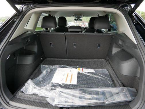 2025 Volkswagen Tiguan 2.0T SE 4MOTION