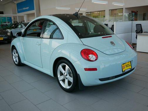 2010 Volkswagen New Beetle 2.5L