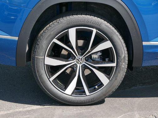 2025 Volkswagen Atlas 2.0T SEL Premium R-Line 4MOTION