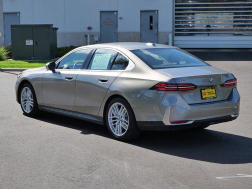 2024 BMW 530 i xDrive