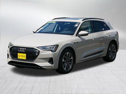 2021 Audi e-tron Premium Plus