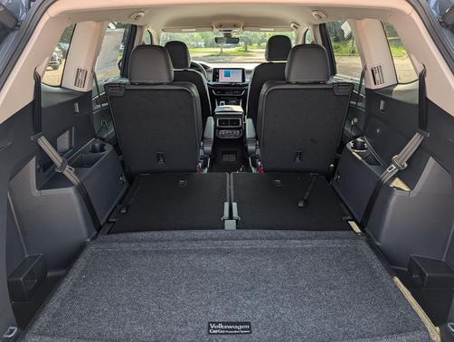 Pure Gray 2026 Volkswagen Atlas 2.0T SE w/Technology 4MOTION