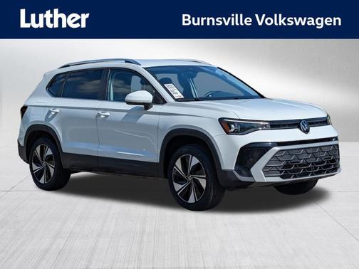 Pure White 2025 Volkswagen Taos 1.5T SE