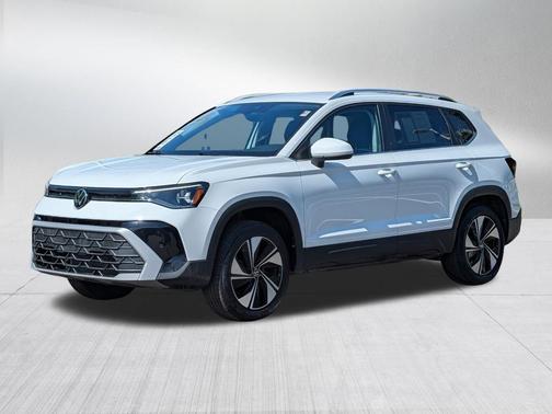 Pure White 2025 Volkswagen Taos 1.5T SE