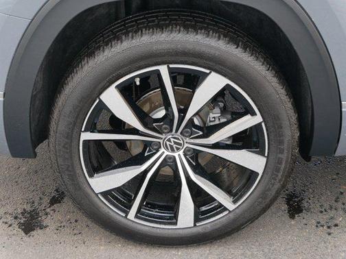 2025 Volkswagen Atlas 2.0T SEL Premium R-Line 4MOTION