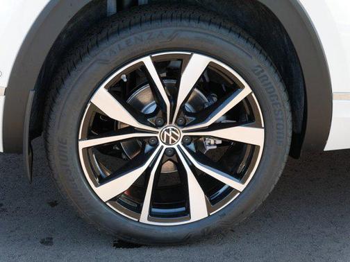 2026 Volkswagen Atlas Cross Sport 2.0T SEL Premium